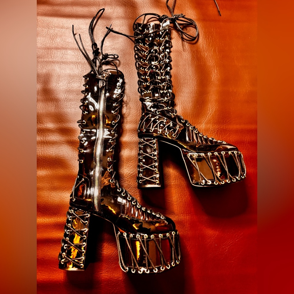 NWOTB DOLLS KILL LACE-UP PLATFORM BLOCK HEEL BOOTS - BLACK. SIZE 9